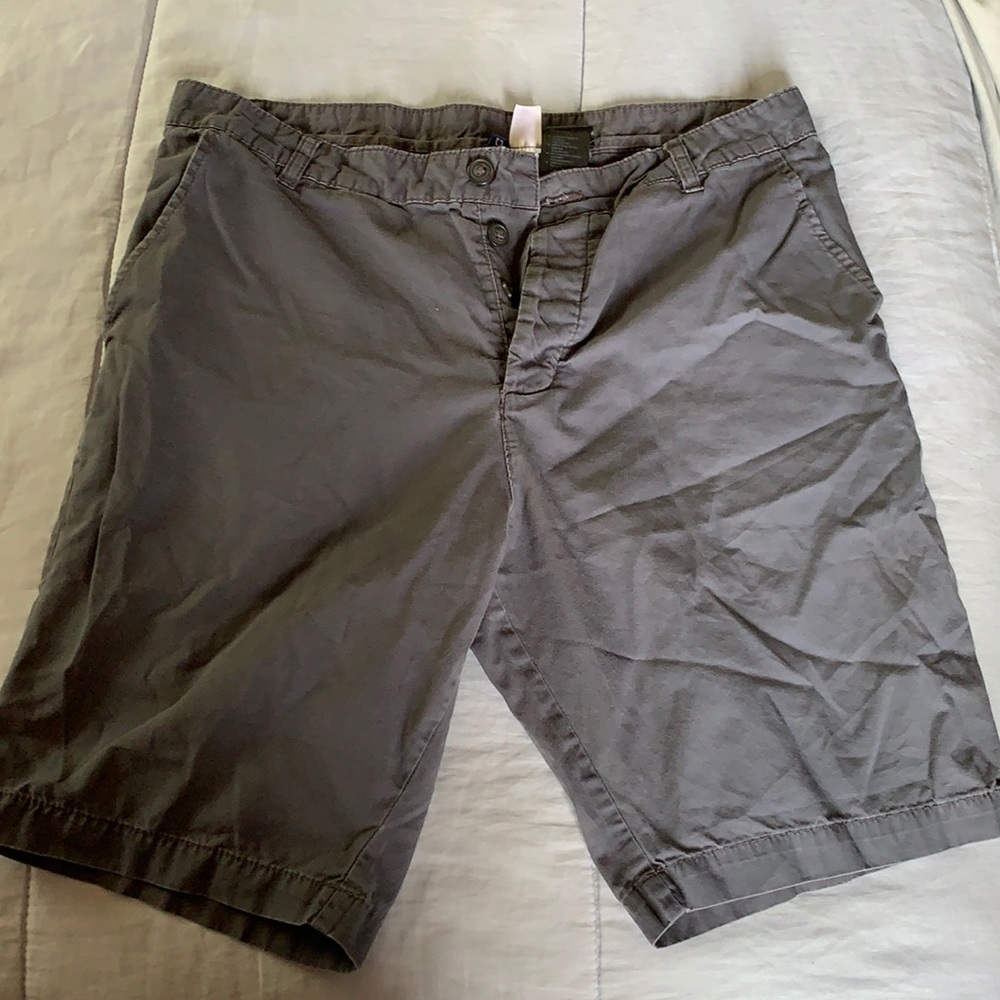 H&M loose fitting shorts